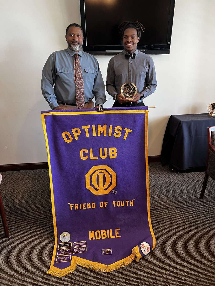 vigorhighschool's tweet photo. Optimist Club runner of the week. Jerrian Graham ran a personal best 10.96 in the 100-meter dash and a personal best 21.09 in the 200-meter dash in the class 1A-6A Mobile County meet. Congratulations Jerrian!! #stillvigor #whynotvigor #theschoolthatspiritbuilt https://t.co/zFwdHyzDZn