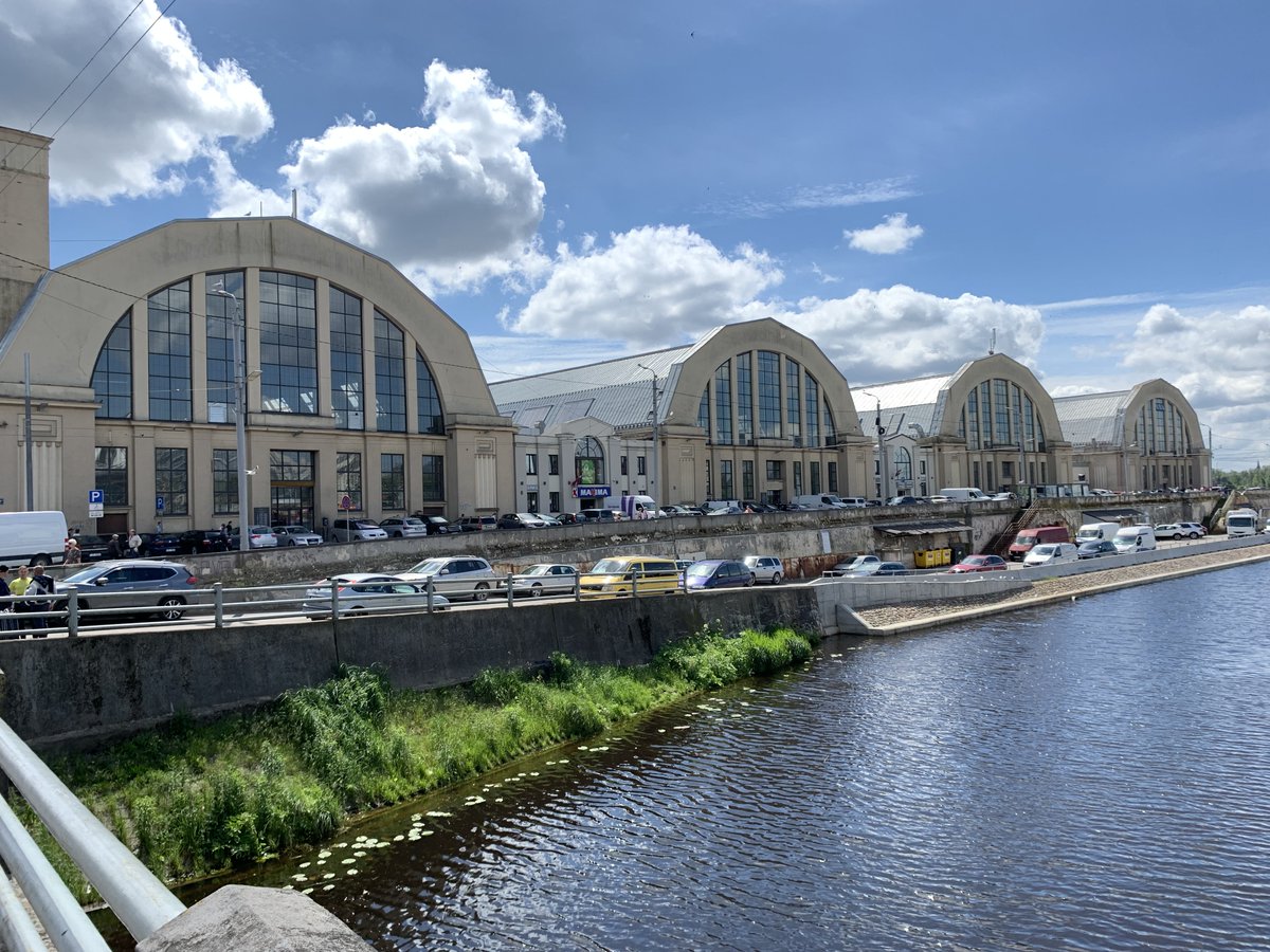 Listening to the excellent talk on #Zeppelins that @ZeppRaider has just delivered to members of the @battleftrust via Zoom, reminded me of the Zeppelin sheds from the #FWW German airfield at Vaiņode, Latvia which were moved in the 1920s and now house the central market in #Riga.