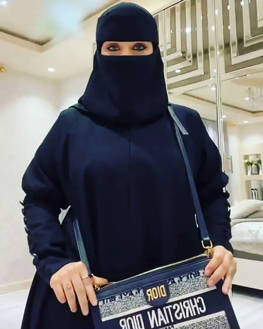 ياجماعه افيدوني بكره عيد اكشخ واتجهز ولا لا اتعب نفسي؟؟🙈👀