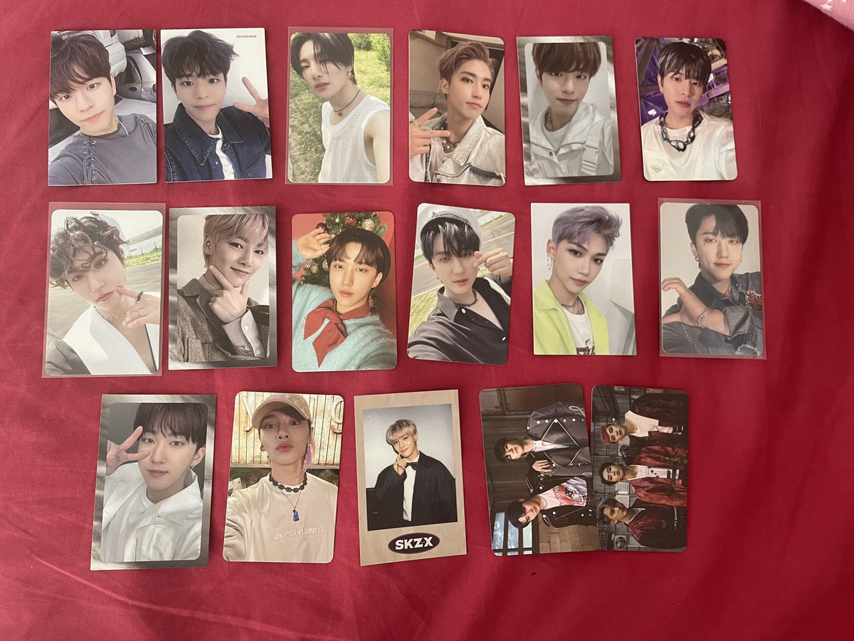 cchanistas's tweet photo. SORTEO POR LOS 2000 SEGUIDORES! CORTESÍA DE ADMIN 🐶 

voy a sortear photocards oficiales de skz como agradecimiento por los 2k seguidores <3 las pcs son estas de aquí y lo que tienen que hacer para participar está en el tweet de abajo https://t.co/rz2lXhQPSR