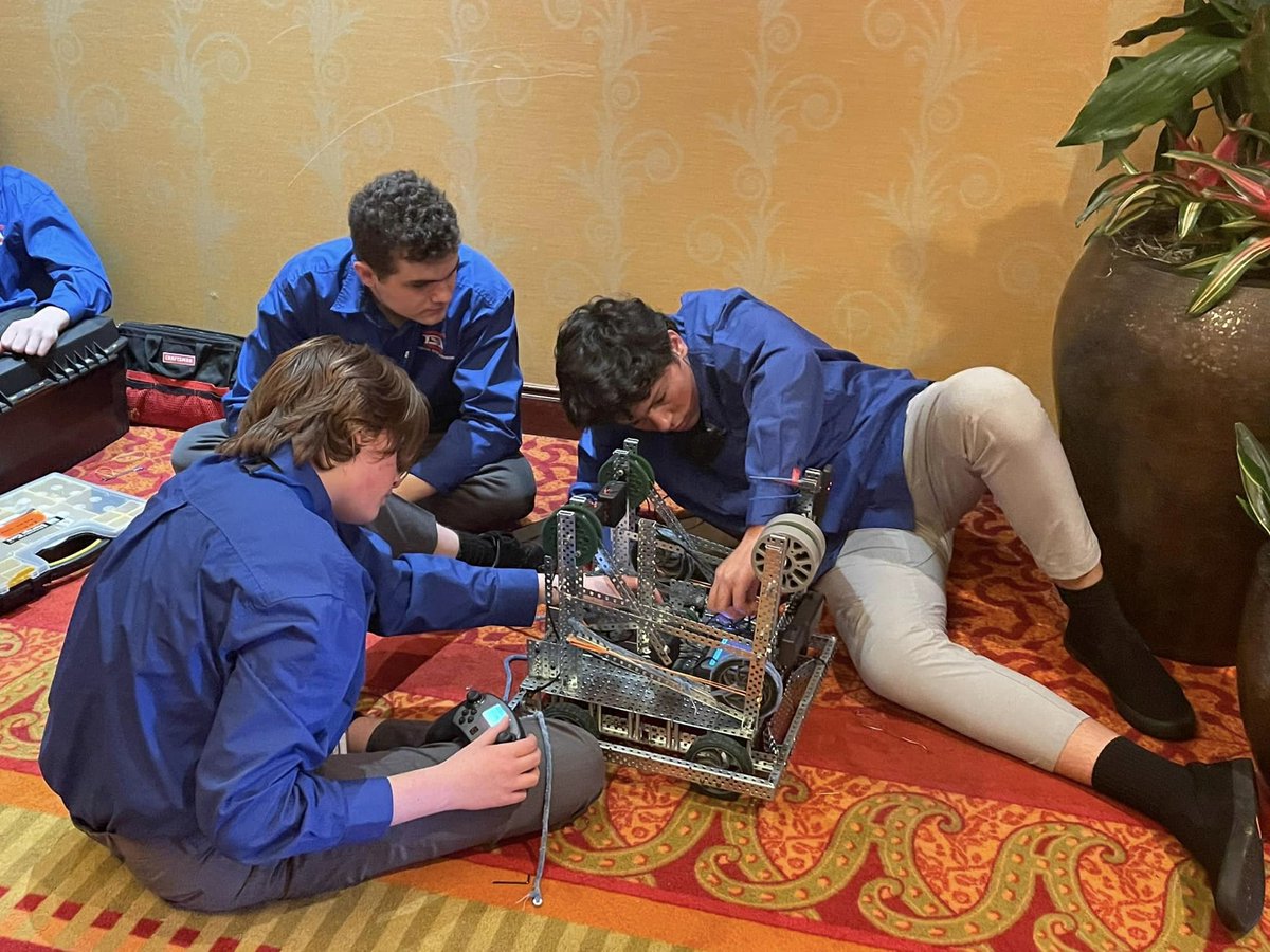 okcareertech's tweet photo. #OKCareerTech TSA students are hard at work at their state conference this week. Good luck to all the competitors! https://t.co/GsIII2pwJa