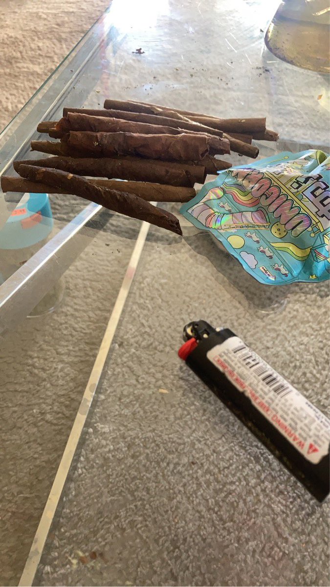 DAYSOFLUCK's tweet photo. Hapoy 420 where in vegas i got yhem 7g for 40$ https://t.co/sld6iyIOsL