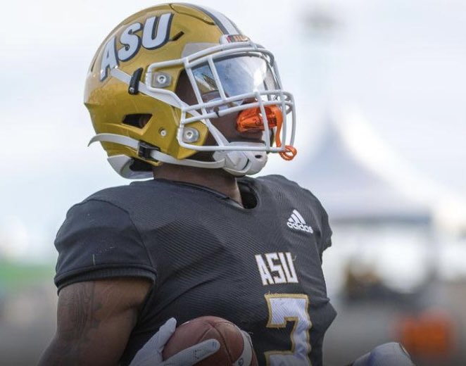 cbquik99's tweet photo. Blessed to receive an offer from Alabama State 🐝 🖤 https://t.co/wHDIkAUSHo