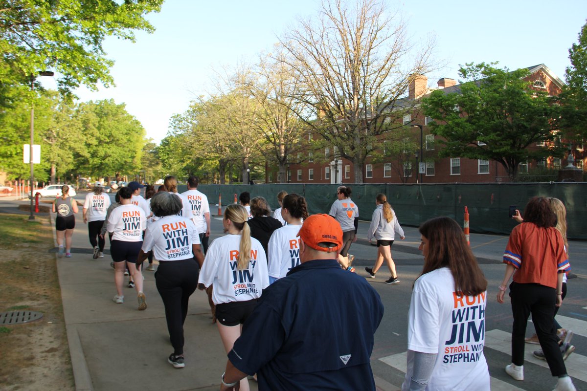 UVAKinesiology's tweet photo. We had quite a showing at the #RunwithJim and #StrollwithStephanie event with @UVAEdu. Thanks to @AmeliaSBruce for leading our runners! Thanks to @presjimryan and @ProfRowley for your time! https://t.co/yySbPqZRDZ