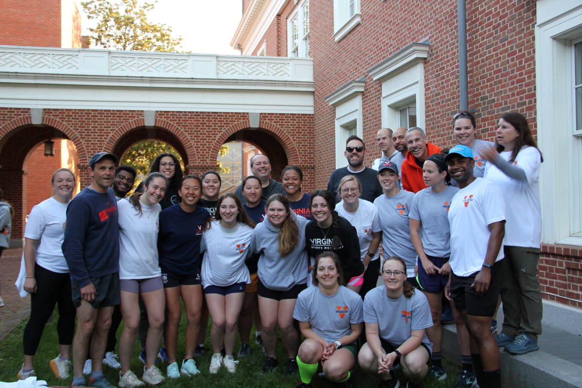 UVAKinesiology's tweet photo. We had quite a showing at the #RunwithJim and #StrollwithStephanie event with @UVAEdu. Thanks to @AmeliaSBruce for leading our runners! Thanks to @presjimryan and @ProfRowley for your time! https://t.co/yySbPqZRDZ