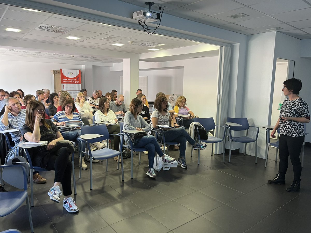 Avui la Dra Anna Torné ens ha presentat l’eina #VIGfrail i com ens ajuda la valoració de la fragilitat en el maneig dels pacients PCC i MACA i les seves necessitats als professionals del #SAPBagesBerguedaMoianes <a href="/icscatcentral/">ICS Catalunya Central</a> 
Molt agraïts !!! 💜
<a href="/C3RGcat/">C3RG (Grup Recerca Cronicitat Catalunya Central)</a>