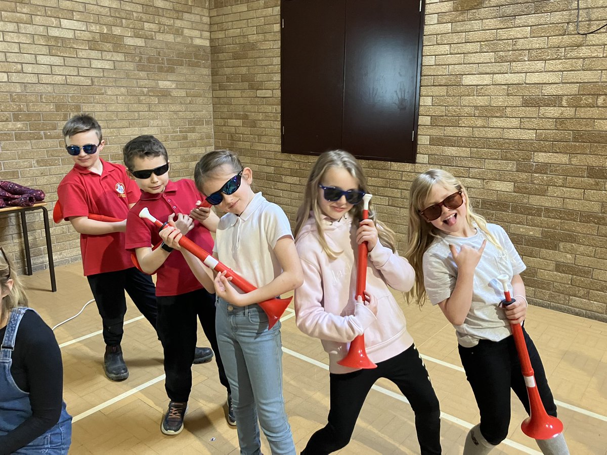 llanbister321's tweet photo. Thanks to Upbeatmusicandarts for the P-Buzz project. Great demonstration of skills in community assembly today! https://t.co/cIusmVXZU4