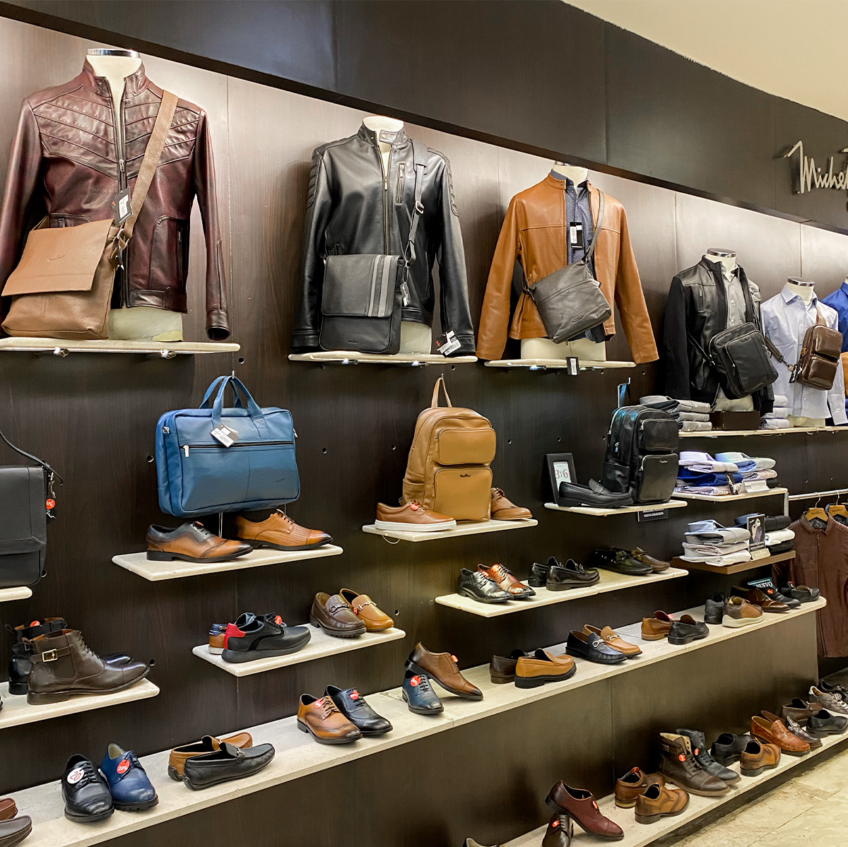 Michel_Domit's tweet photo. Visita nuestra tienda en Centro Comercial Perisur, nos encuentras en la siguiente dirección:Av. Anillo Periferico No.4690 Loc. 167 Col. Ampliación Jardines del Pedregal Coyoacán, 04500, CDMX. ¡Te esperamos! 🤩

Descubre más tiendas #MichelDomit aquí ➜ https://t.co/kiTNOWZg3A https://t.co/94UxzDRmSv