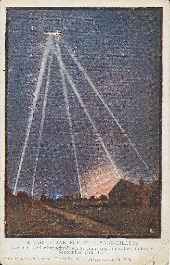 A nasty jar for the baby-killers: German raider brought down by gunfire somewhere in Essex on 24th September 1916. @ZeppRaider probably knows whether this was L33 or L32 both of which were destroyed that night. Enjoyed your talk David!