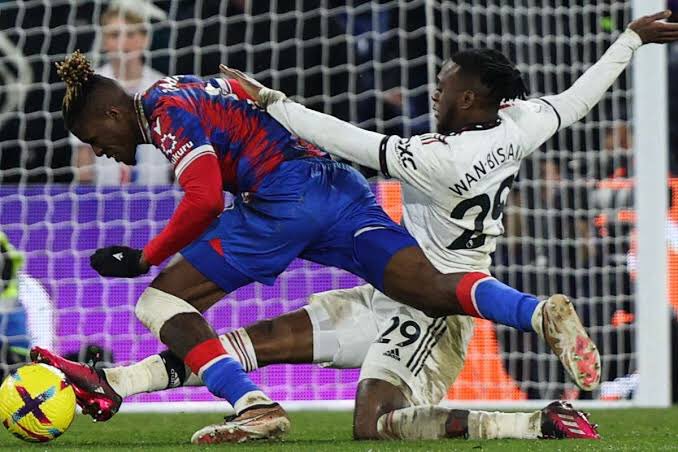 onye_umuahia's tweet photo. Day4 Appreciation post for @awbissaka the best Right back in the @premierleague ๐ธ๐ซถ
#mufc #awbissaka #rightback https://t.co/y9gbKpR9lV