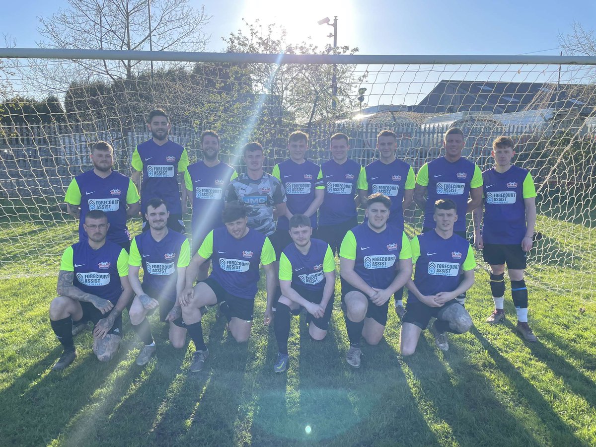 FlassVegas's tweet photo. Debut for the new away kit in a 2nd vs 3rd clash away to @hanlonFC_the. Hanlon came away 2-1 winners after a good battle. Onto the next.

⚽️ Adam Flatley

⭐️ @BensangsterBen https://t.co/eYe6cPkhX2