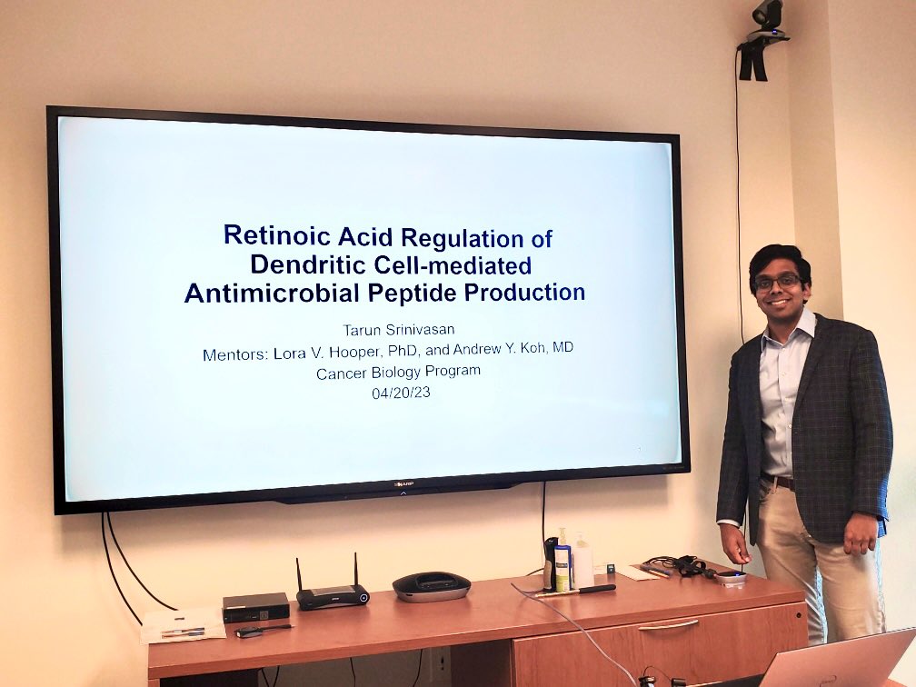 UTSWCancerBio's tweet photo. Congratulations to Tarun Srinivasan, who passed his qualifying exam, and is a Ph.D candidate now! He is mentored by @LHooperLab and @AndrewKohLab! https://t.co/EWDo6LoXfE