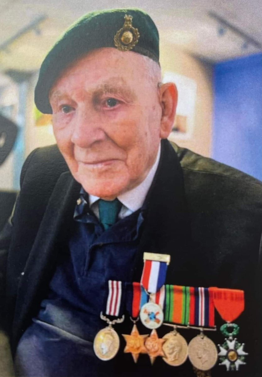 47_commandos's tweet photo. In a beautiful sleepy, green valley we said goodbye to Mark. A wonderful ceremony, fitting for this war hero much beloved by his large family.
#RIPMarkPacker #DDAY and #WalcherenHero #MilitaryMedal #47RMC https://t.co/YGttECXHyY