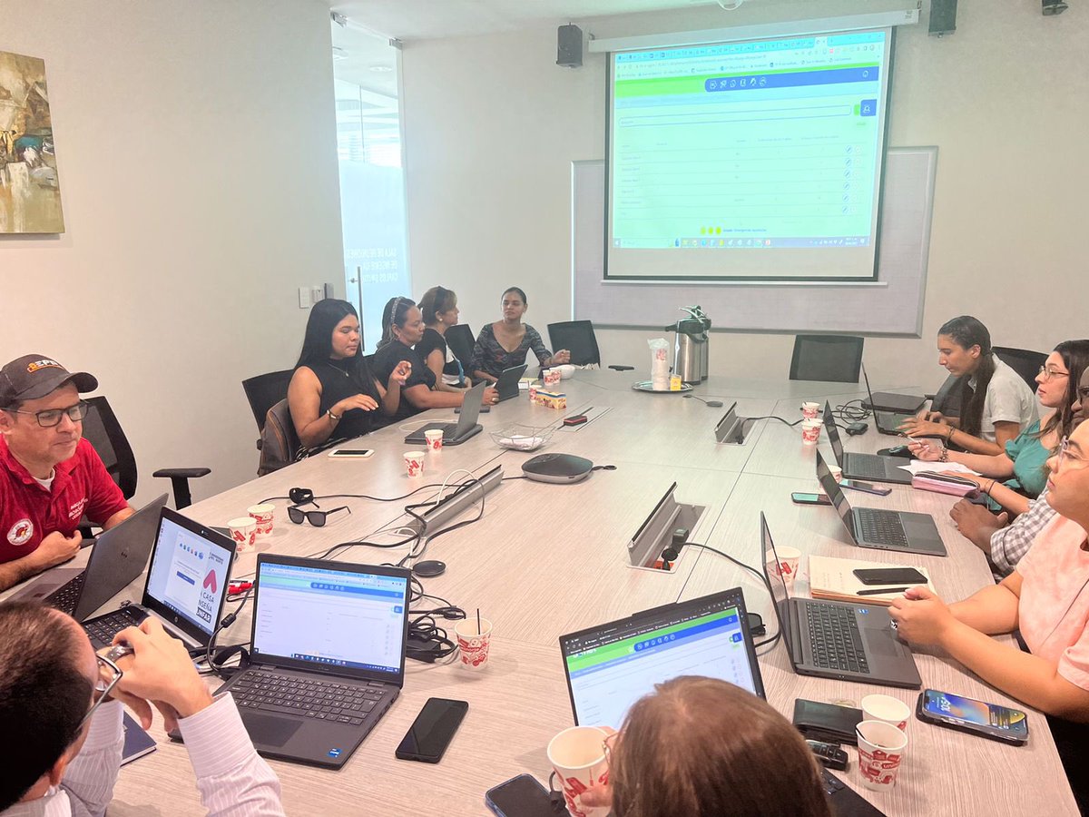 CesarViloriaN's tweet photo. Hoy estuvimos haciendo un ejercicio de navegación guiada de la plataforma #SIMET. Cada vez más cerca de nuestro producto final en conjunto con @APELLBaq y el tejido industrial de la ciudad, para transformar digitalmente la respuesta a emergencias por sustancias peligrosas. https://t.co/fxofVwzqqP