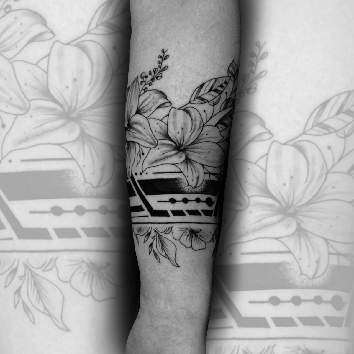 Conchitattoo's tweet photo. Tatuaje de brazalete con colibrí y flores 🌺 
#tattoo #tatuaje #ink #tatuajes #art #arte #artistic #chile #Chile #chiletattoo #santiago #SantiagoCentro #SantiagodeChile https://t.co/bIDQykhMkN