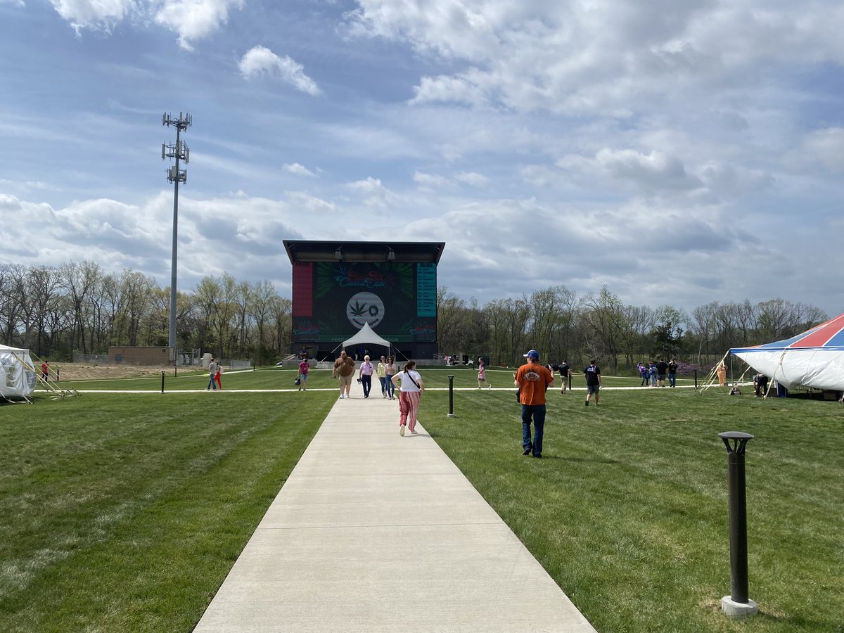 Mid-Mo Canna Expo kicked off today for the first time since the legalization of recreational marijuana. <a href="/KOMUnews/">KOMU 8 News</a>