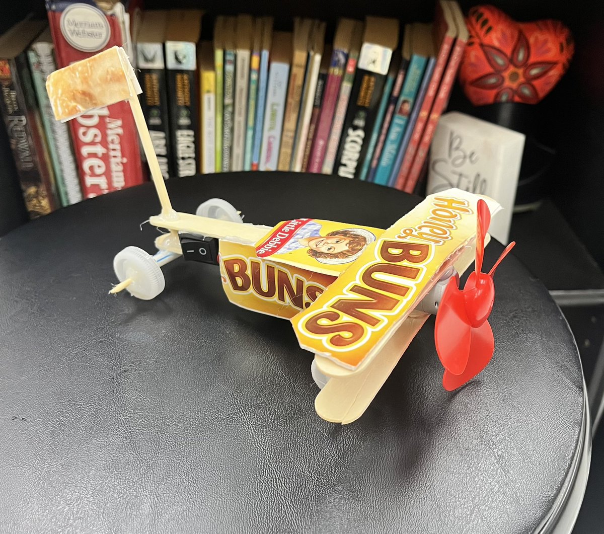 GicelaSalinas's tweet photo. The Engineering Design Process at work! My 8th grade student is a @LittleDebbie, Honey Buns fan! Can you tell? 🤪 @lajoyaisd @CGarza0930 #IGMS https://t.co/hfmtaw8Pwv