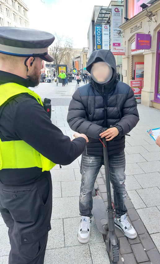 cardiffcouncil's tweet photo. Our City Centre Wardens teamed up with @SWPCardiff to enforce the no-cycling rule along Queen Street.
This year:
✅Nearly 400 cyclists stopped
✅Nearly 100 stolen OvoBikes seized
✅Over 25 fixed penalty notices issued
✅Over 10 Sec 59's issued to electric scooter riders
#OpCastor https://t.co/474PKFXcnp