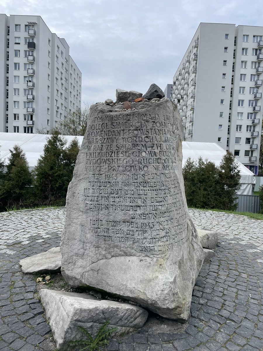 A good few days in Warsaw marking the 80th anniversary of the Warsaw ghetto uprising with 6 members of <a href="/RMTLondon/">🆁🅼🆃 London Calling ✊ 𝙟𝙤𝙞𝙣 𝙍𝙈𝙏 ✊</a> from 6 different branches, and a NHS worker from unison. 

“We fought to not allow the Germans alone to pick the time and place of our deaths"

Marek Edelman