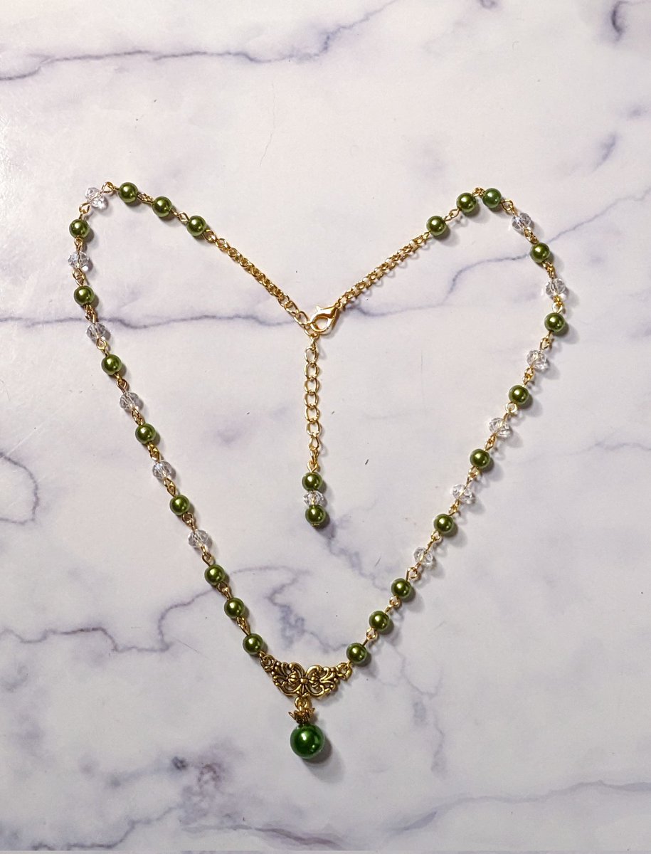 twinklebat_kc's tweet photo. made a ton of these faux pearl necklaces this week! they're super cute and elegant looking, and only $20! in person for now, on the webshop eventually. see y'all at art garden sunday! https://t.co/KU8SyiZh3b
