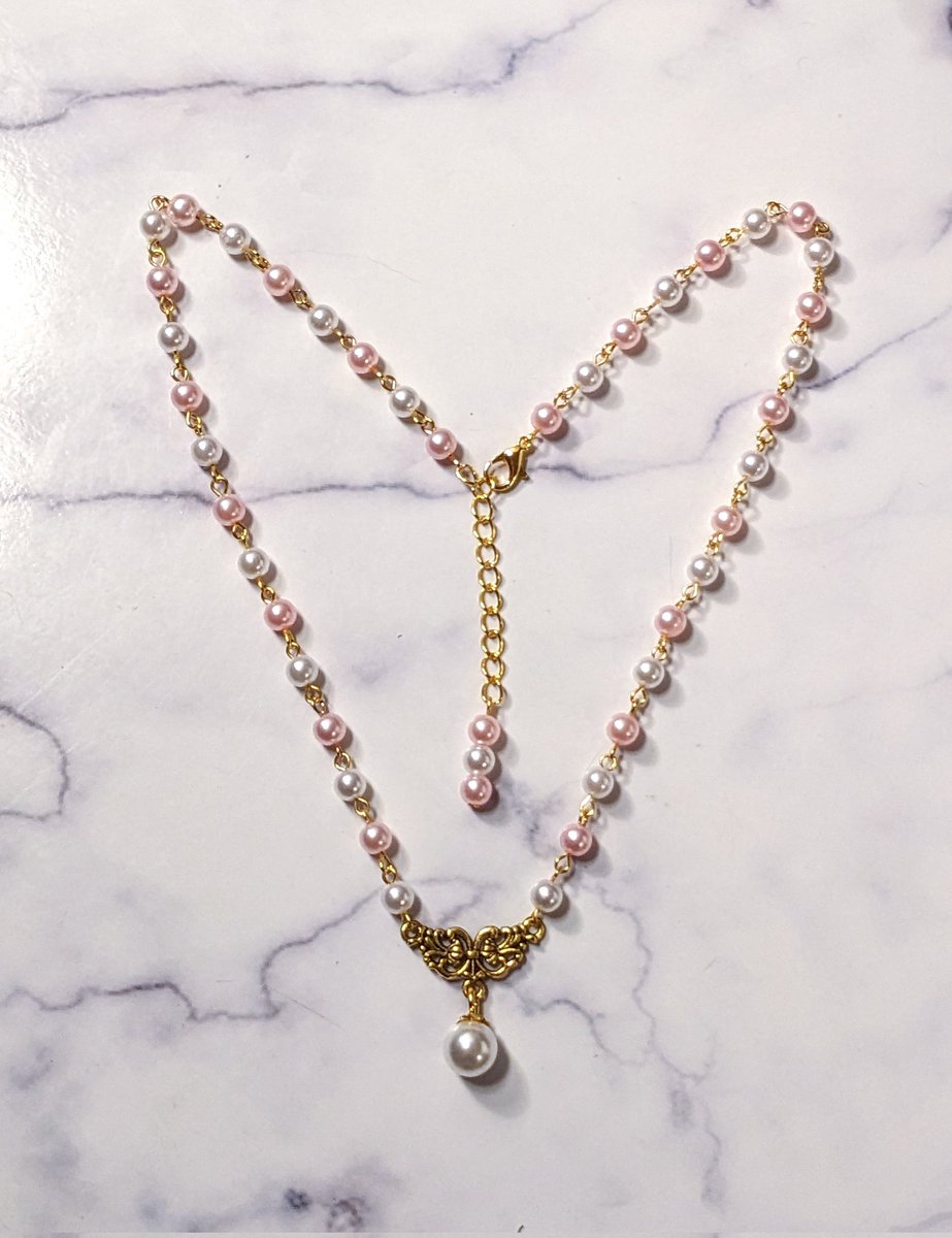 twinklebat_kc's tweet photo. made a ton of these faux pearl necklaces this week! they're super cute and elegant looking, and only $20! in person for now, on the webshop eventually. see y'all at art garden sunday! https://t.co/KU8SyiZh3b