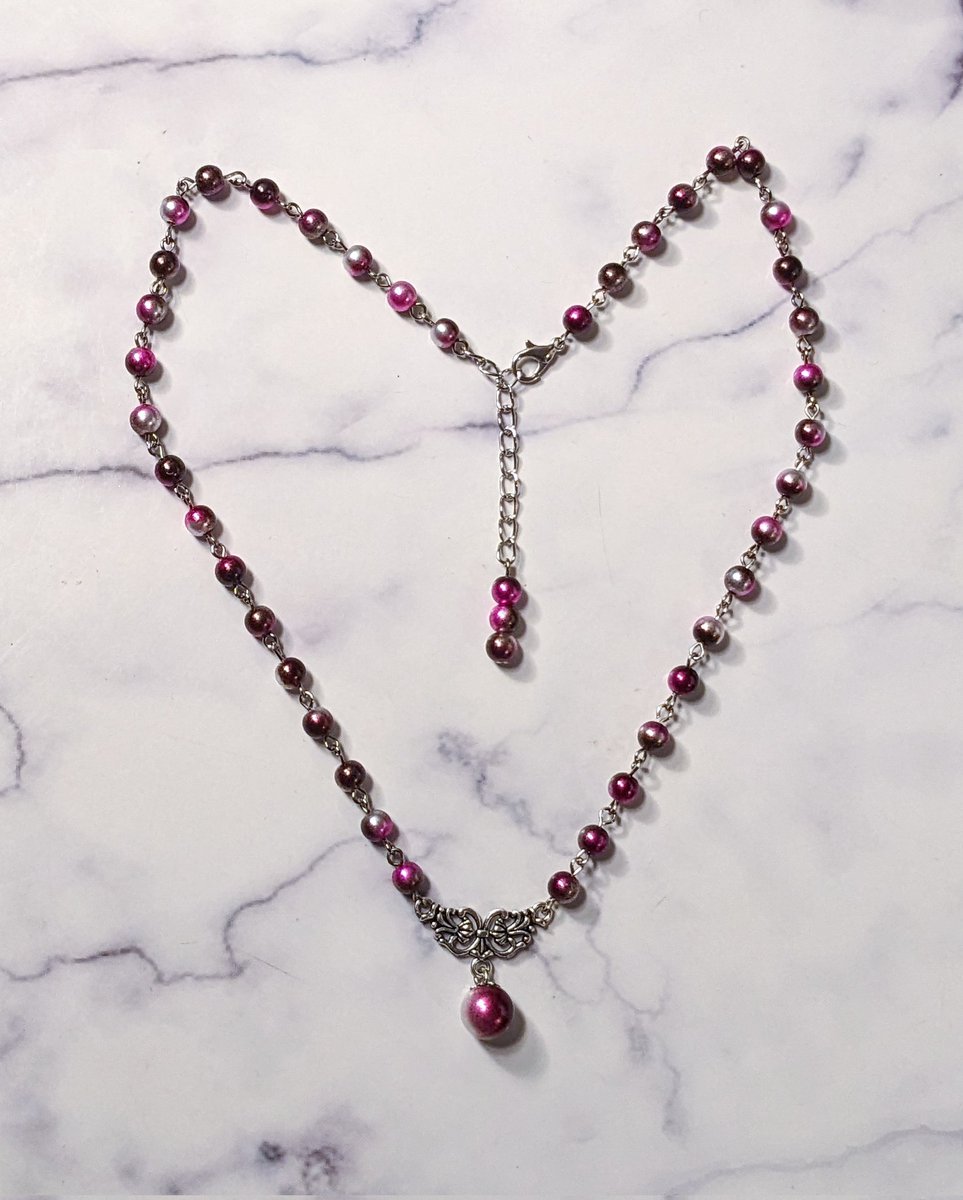twinklebat_kc's tweet photo. made a ton of these faux pearl necklaces this week! they're super cute and elegant looking, and only $20! in person for now, on the webshop eventually. see y'all at art garden sunday! https://t.co/KU8SyiZh3b