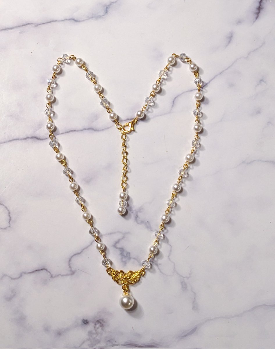 twinklebat_kc's tweet photo. made a ton of these faux pearl necklaces this week! they're super cute and elegant looking, and only $20! in person for now, on the webshop eventually. see y'all at art garden sunday! https://t.co/KU8SyiZh3b