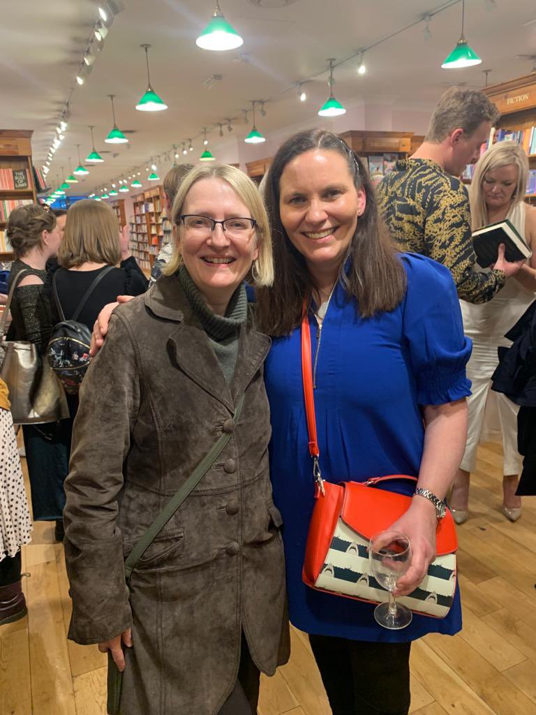 Amazing evening celebrating the launch of #LookingGlassSound with the fabulous @TinaBakerBooks @JaniceHallett @KateAGriffin @LeonoraNattrass - Congratulations @Catrionaward - what a book! 💚