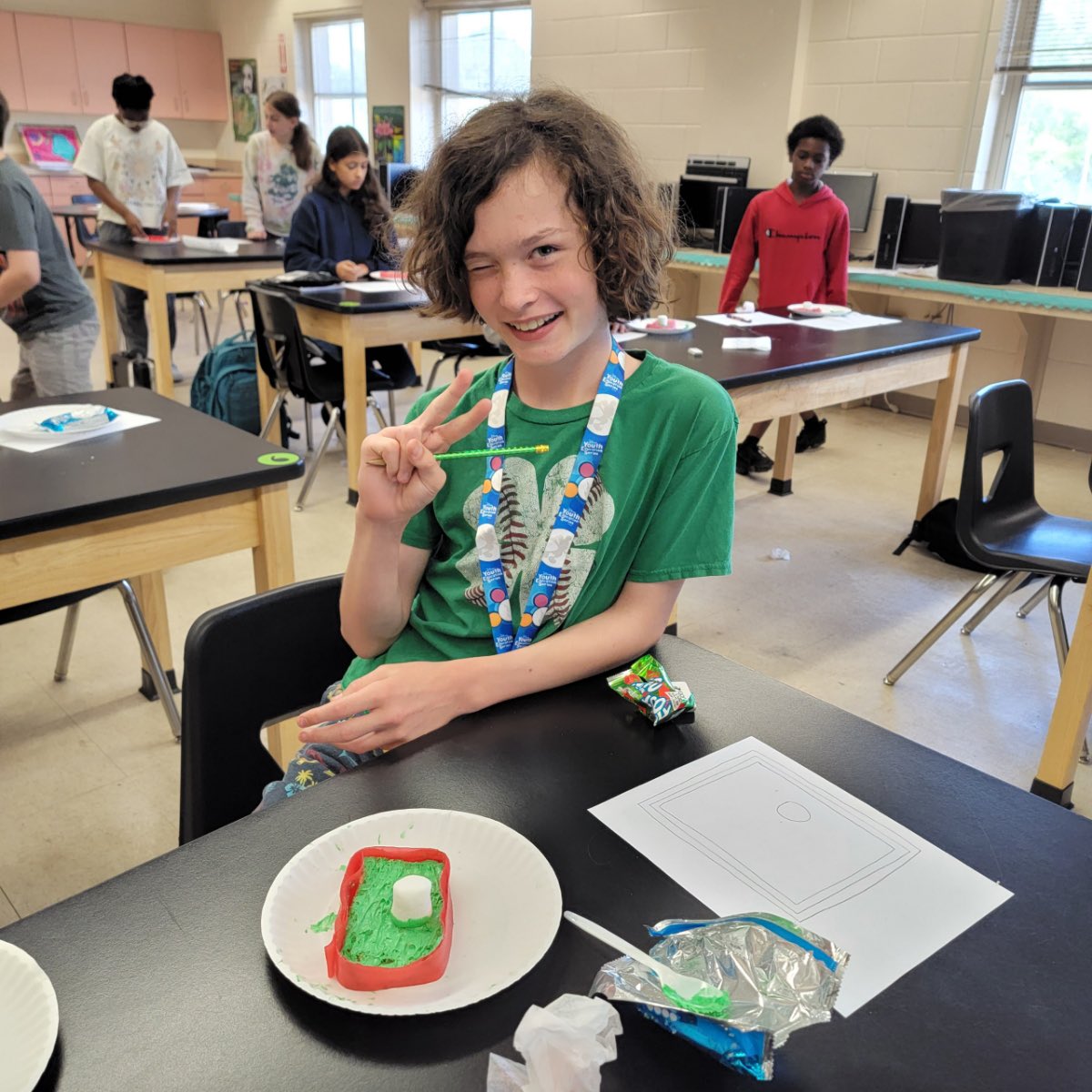 PiedmontlakesMs's tweet photo. Who says learning can’t be fun?!?! Ms. Butler’s science class made edible plant models today! They look incredible... and tasty too!! #learningthroughcreativity #sciencerocks #PiedmontStrong @PLMS_DrRay https://t.co/MqciXyU0BH