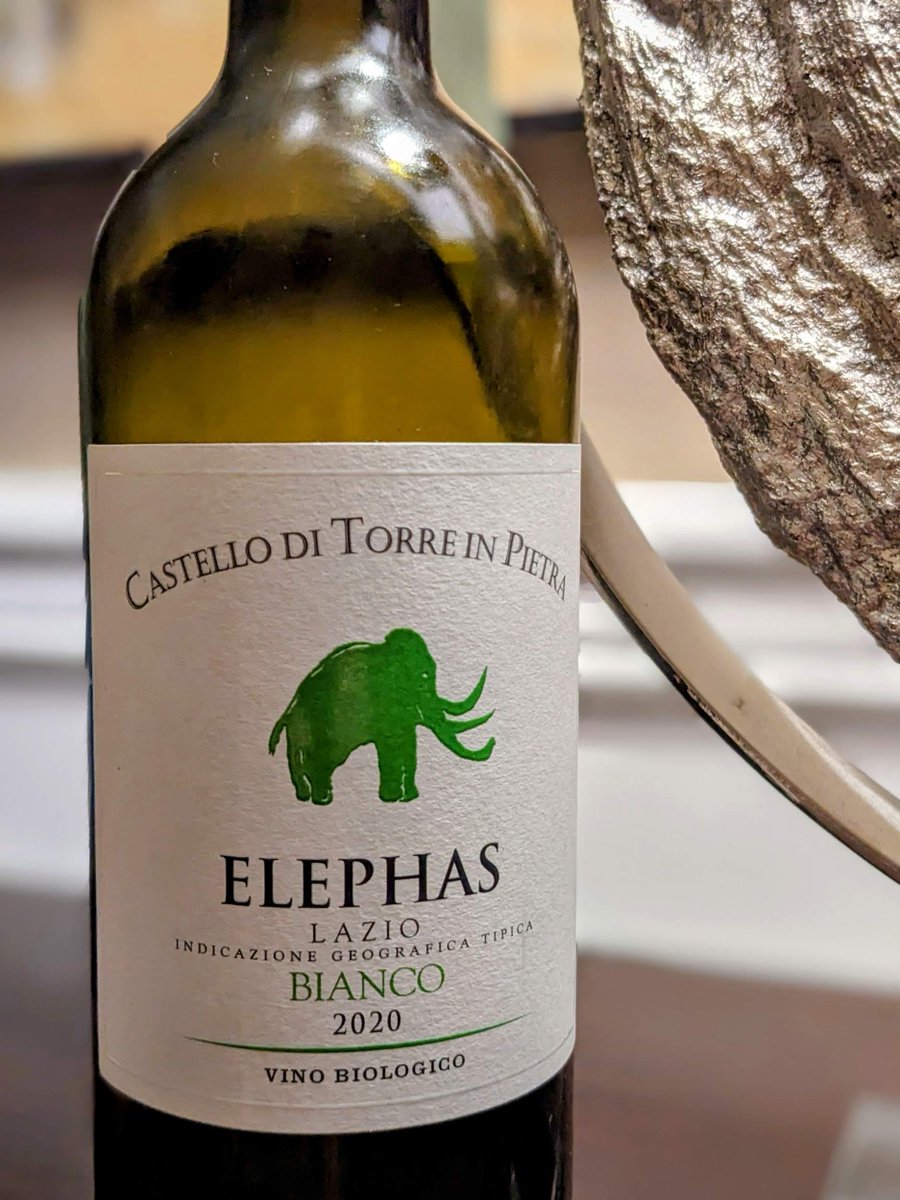 vino_sphere's tweet photo. Uncork our latest post: What's In Your Glass - A Review Of Our Recent Sips And Pours https://t.co/g30wkjm5t6 #WIYG #winepro #vino @DreamWineTour @VinusMaximus @vinovibesfun https://t.co/0SJsfwqClJ