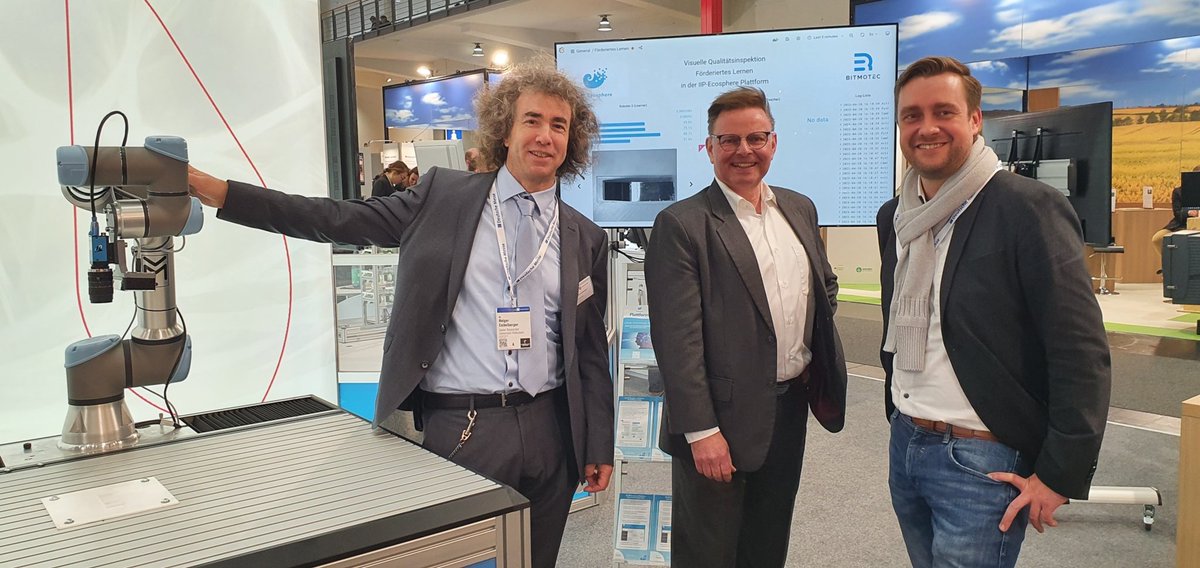 IIP-Ecosphere (@de_iipecosphere) on Twitter photo <a href="/bitmotec/">Bitmotec</a> und GTT besuchen den <a href="/de_iipecosphere/">IIP-Ecosphere</a> Demonstrator auf der #HM22, hier mit André Heinke, Thomas Röser, <a href="/holgerEichelber/">Holger Eichelberger</a> ... der Demonstrator inspiriert die Beteiligten auch für weitere Schritte 😊 <a href="/bitmotec/">Bitmotec</a> und GTT besuchen den <a href="/de_iipecosphere/">IIP-Ecosphere</a> Demonstrator auf der #HM22, hier mit André Heinke, Thomas Röser, <a href="/holgerEichelber/">Holger Eichelberger</a> ... der Demonstrator inspiriert die Beteiligten auch für weitere Schritte 😊
