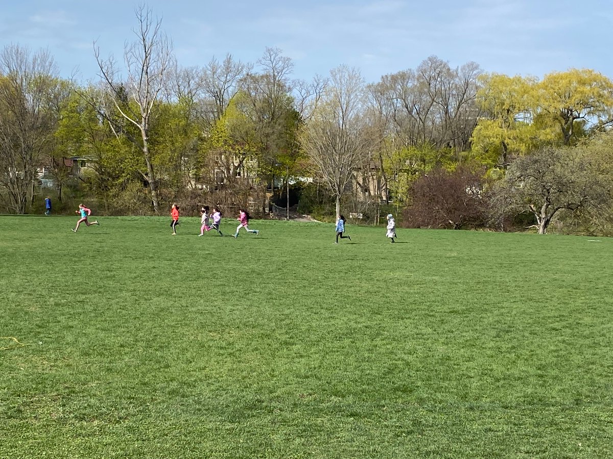 DPSSports_TDSB's tweet photo. Great day for Track and Field at Dallington PS. The junior students competed in 6 events. They were amazing. @Dallington_TDSB @TDESAA_TDSB https://t.co/2z6dltvZ9A