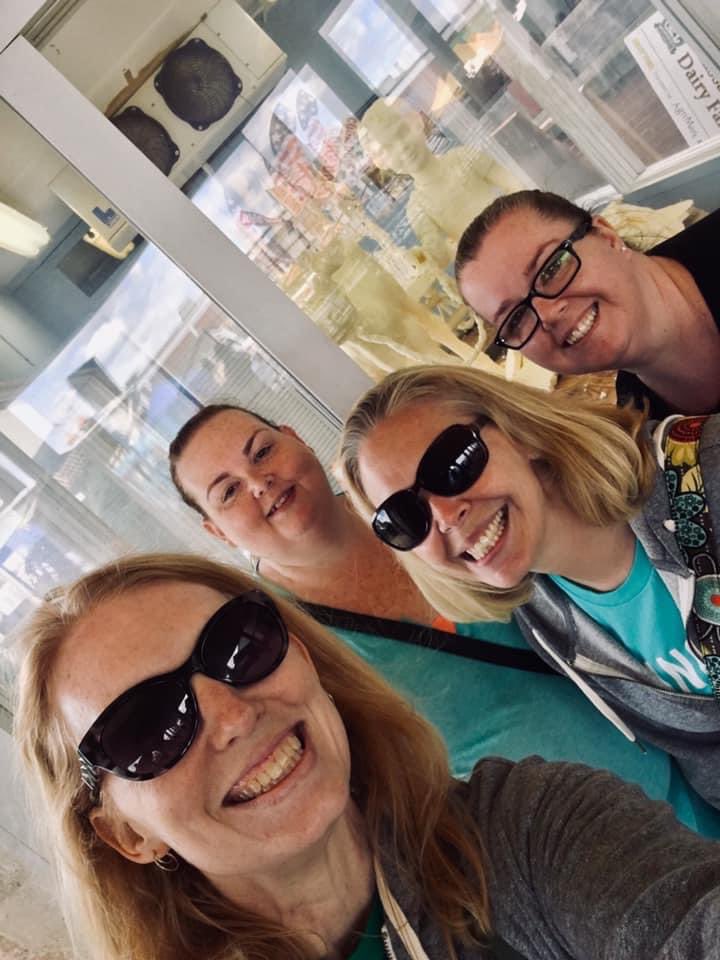 kpasins's tweet photo. Happy Birthday to one of my favorite girls @April7412 🧡 Miss you!!! #donniegirls #sisterwives 😂 https://t.co/rrOYLqxn2U