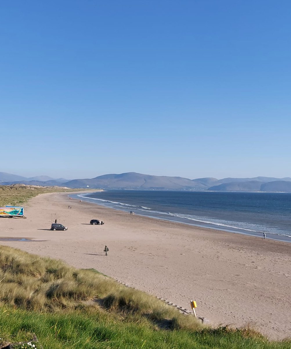 Carmag12's tweet photo. Gorgeous day 😎☀️ #InchStrand #kerry #Ireland☘️🇮🇪 https://t.co/pgh5ibP1He