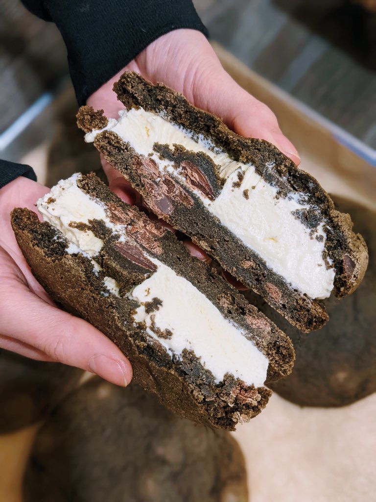 bobaeusa's tweet photo. Bobae Employee Tip:
Make an ice cream sandwich with @originbakerywa handmade cookies.
Who knows the menu better than one of our own. Get 2 cookies of your choice and an ice cream drop! BAM! Your day has been made!
You are welcome! Cheers friends!
#seattle #bobae #originbakery https://t.co/7F7beNnH0N