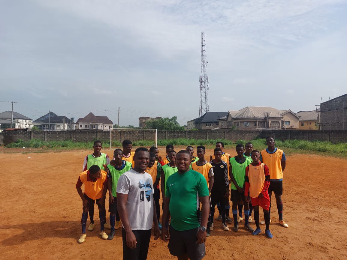 AfricanConsul's tweet photo. After a successful training session conducted by @autobiografrican assisted by @RotimiIyegbu 

#collaborativeimpact #togetherwecan #togetherwearestronger #impacttraining https://t.co/YCu5ptrM0G