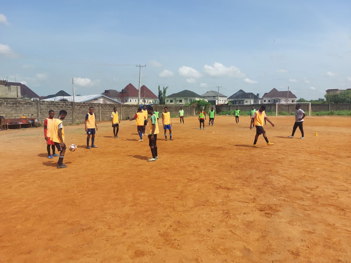 AfricanConsul's tweet photo. After a successful training session conducted by @autobiografrican assisted by @RotimiIyegbu 

#collaborativeimpact #togetherwecan #togetherwearestronger #impacttraining https://t.co/YCu5ptrM0G