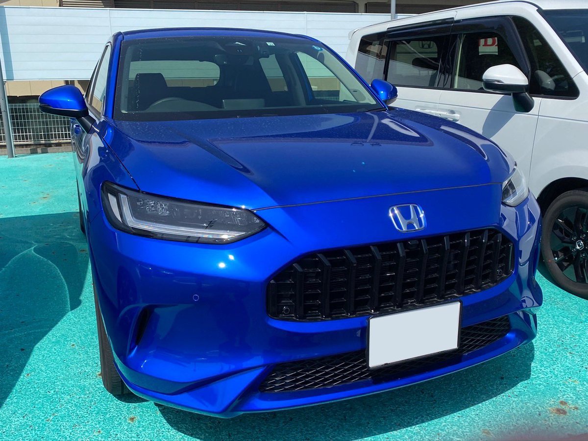 hiro333ls460's tweet photo. #ZRV #RZ4
とうとう発売日になりました！
契約時にはブルーの実車を見ずに
FL4で見た時のイメージで、この色に
しましたが、、、
想像以上に水色、、、、。
やらかしたぁー。 https://t.co/3X55s9sUPM