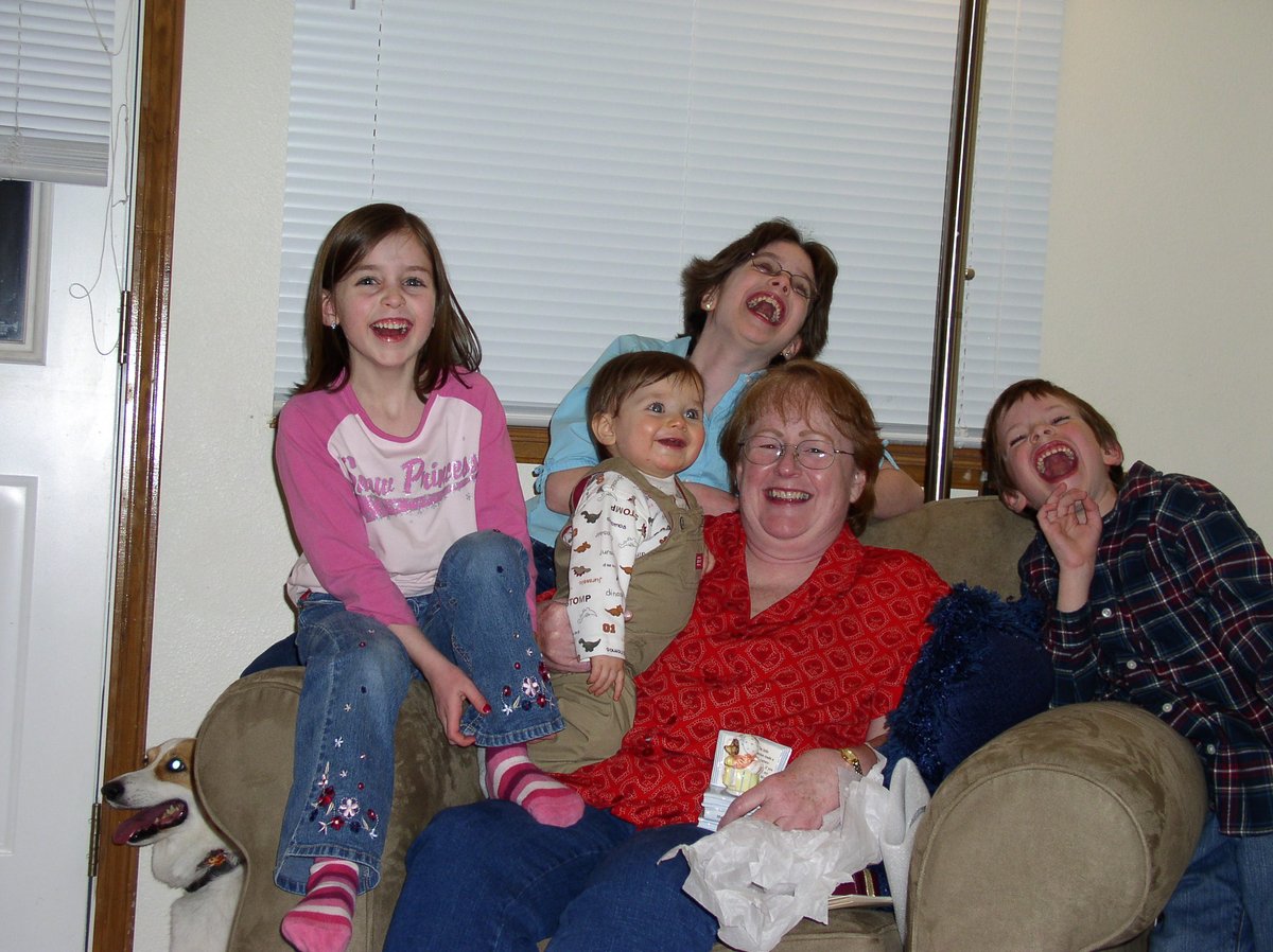 lettuceflea's tweet photo. Five is a lot of years. Seems like you were here yesterday, but have been gone forever. I miss you every day, Mom ❤️ https://t.co/q1jHLmLqD5