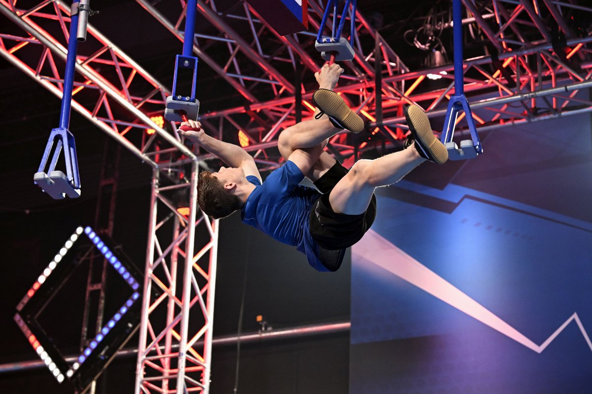 Kein blauer Haken mehr? Macht nichts, wir stehen sowieso eher auf EINhaken #NinjaWarriorGermany #Haken