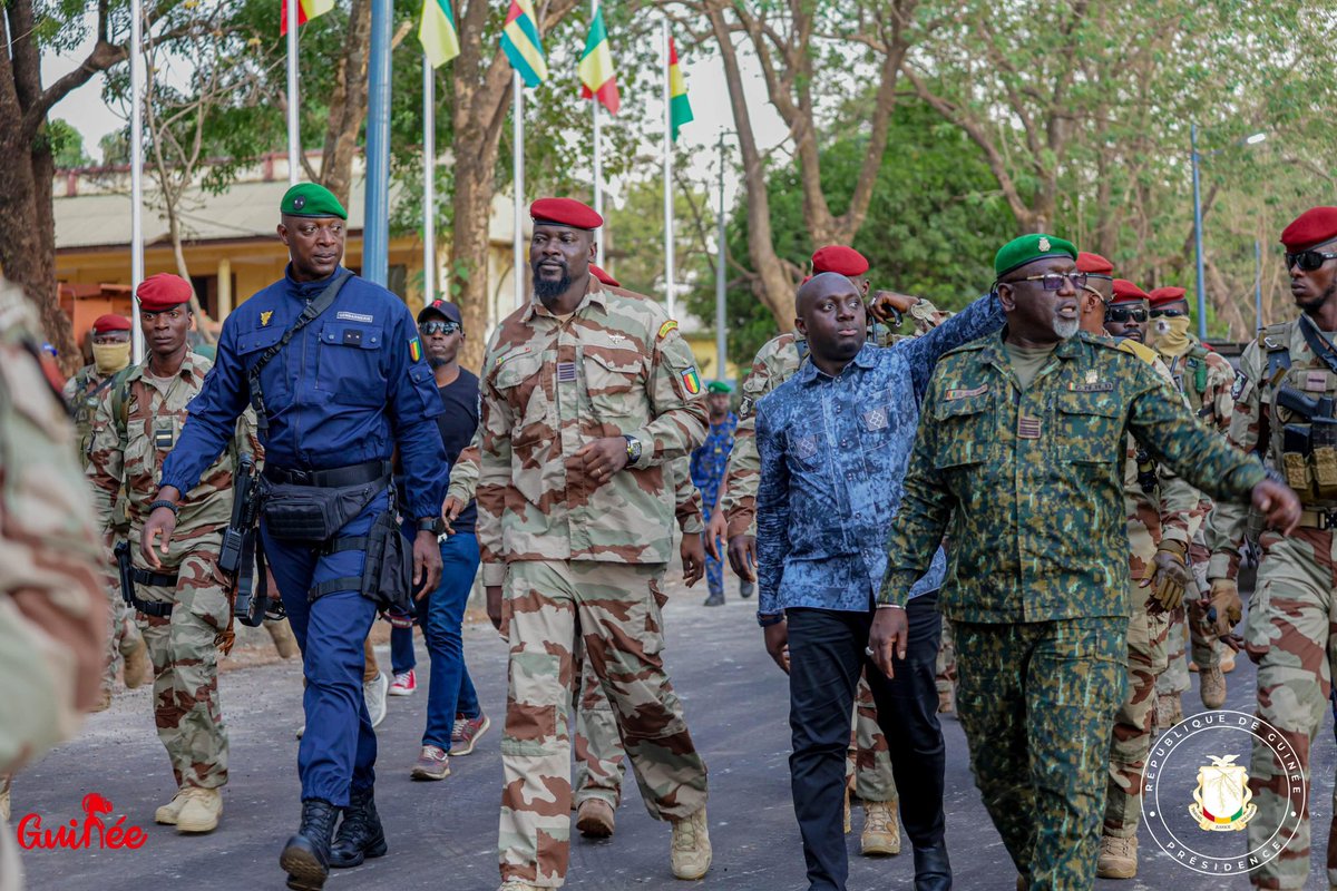 presidencegn's tweet photo. AÏD A-FITR : LE CHEF DE L'ÉTAT PRIE À LABÉ

Jeudi 20 avril 2023 - Le Président de la Transition, le Colonel Mamadi Doumbouya, a foulé le sol de Labé à 440 km de Conakry, aux environs de 18 heures à bord de l'hélicoptère présidentiel.

DCI- PRG https://t.co/8OqVZsZBRU