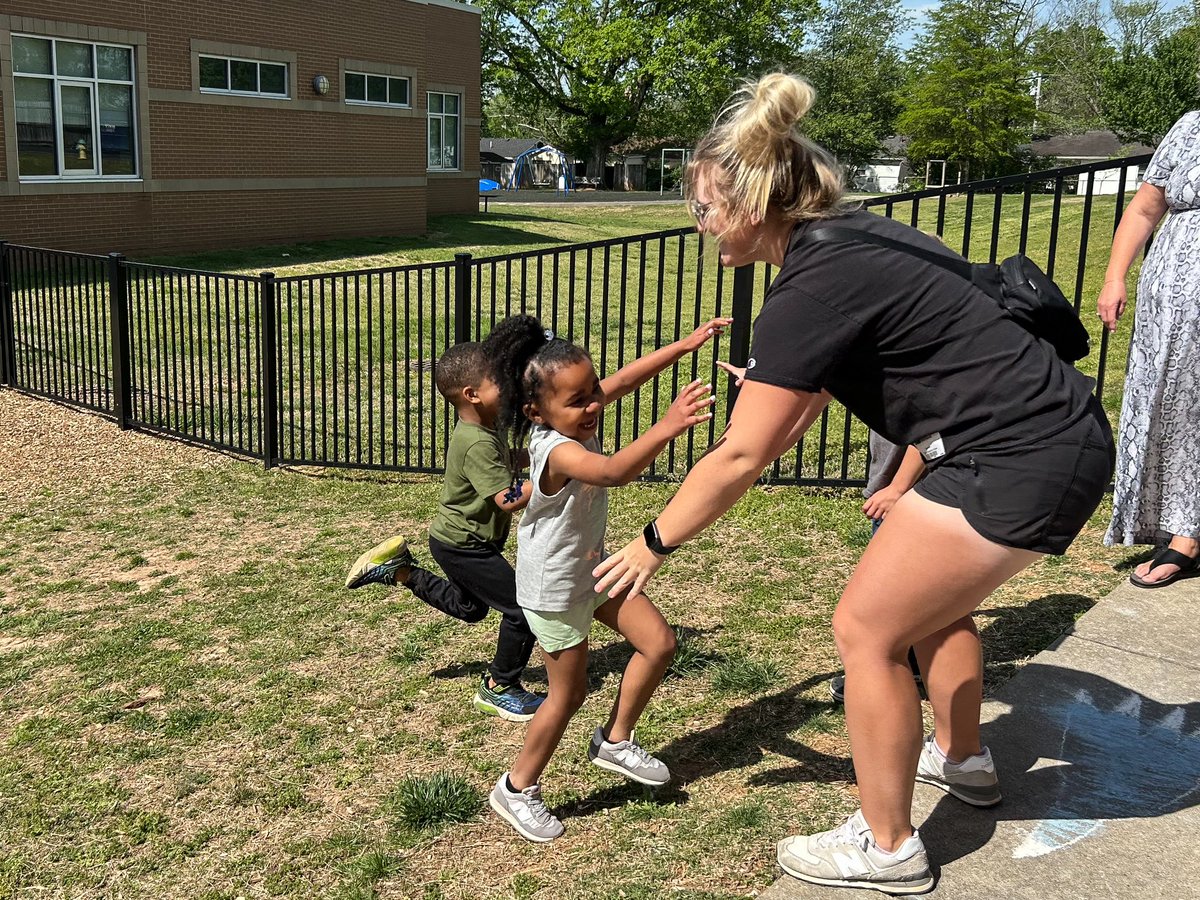 HilltopperCLIMB's tweet photo. It was our last Itty Bitty Purple Preschool Thursday of the semester! 🔴

Thank you to our friends for letting us learn and hang out with you all spring! 
#HilltoppersWithHeart https://t.co/AfEI6hnzvT