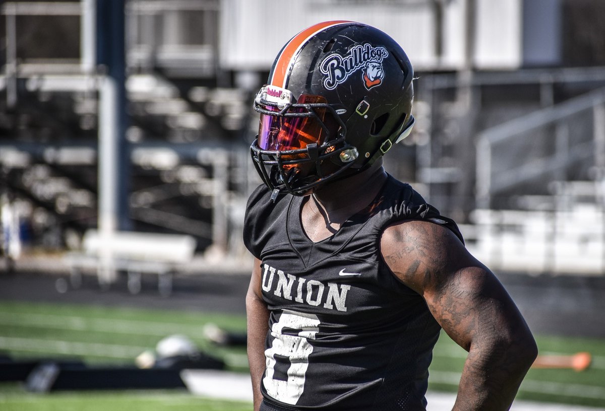 We're just 2⃣4⃣ hours away from the <a href="/UnionBulldogFB/">Union Football</a> spring scrimmage! For more info, click ➡️ bit.ly/41unUab.

#RepTheU
