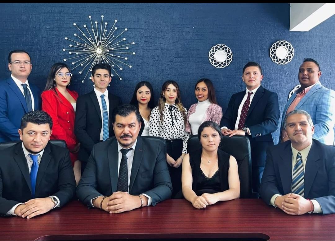 YuliValadez09's tweet photo. ¡No compres, vendas o cedas sin antes consultar un abogado!
Firma Legal Hernández Torres &amp; Asociados está para ayudarte 
#Despacho #derecho #León #Abogados https://t.co/13qfNr1nI3