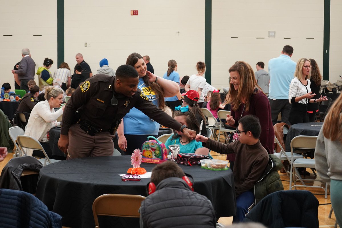 WOPublicSchools's tweet photo. For years, the Holland Rotary Club & West Ottawa Special Education Department have held a luncheon @LakewoodEl to honor students, staff, & Rotary for their work together in creating the best learning environment for our students. Thank you to @uganskit & several others for their hard work in putting this incredible event together today!

#WeareOne
#GoWO