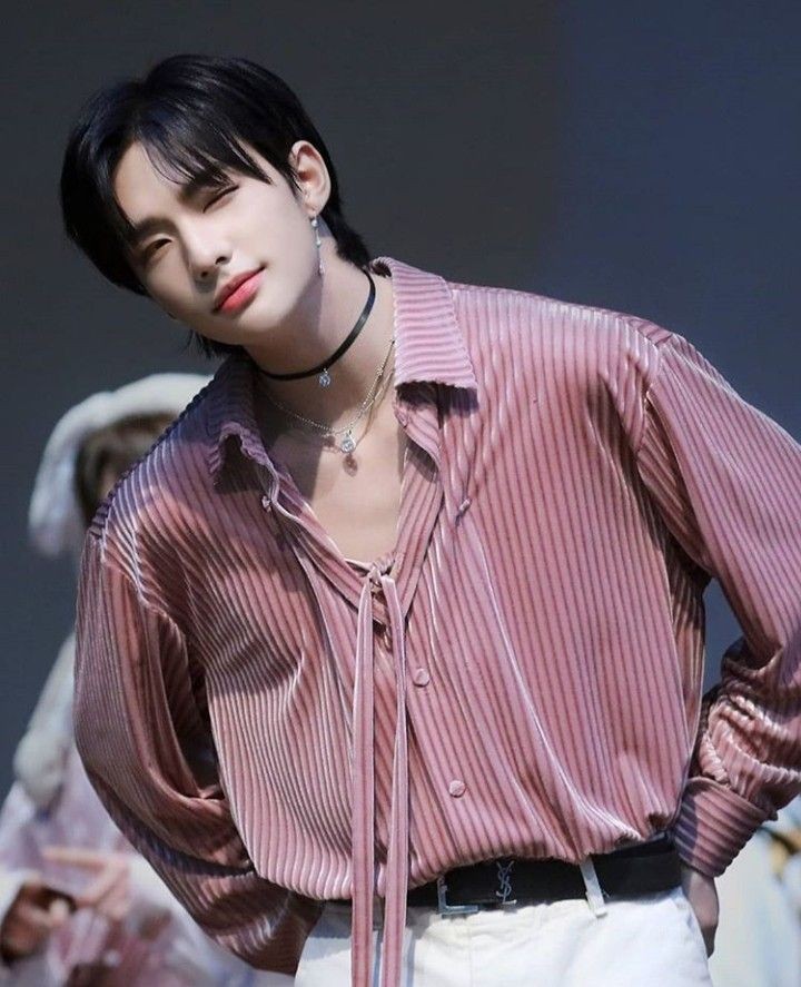 RubyCott's tweet photo. Yo solo quiero que tanto hyunjin como los chicos y cualquier idol pueda vivir completamente feliz y tranquilo sin recibir ningún comentario de odio, sin que nadie les tenga que hacer ver sus defectos, todos como personas los tenemos, nadie es perfecto. https://t.co/c7EK5lMMyg
