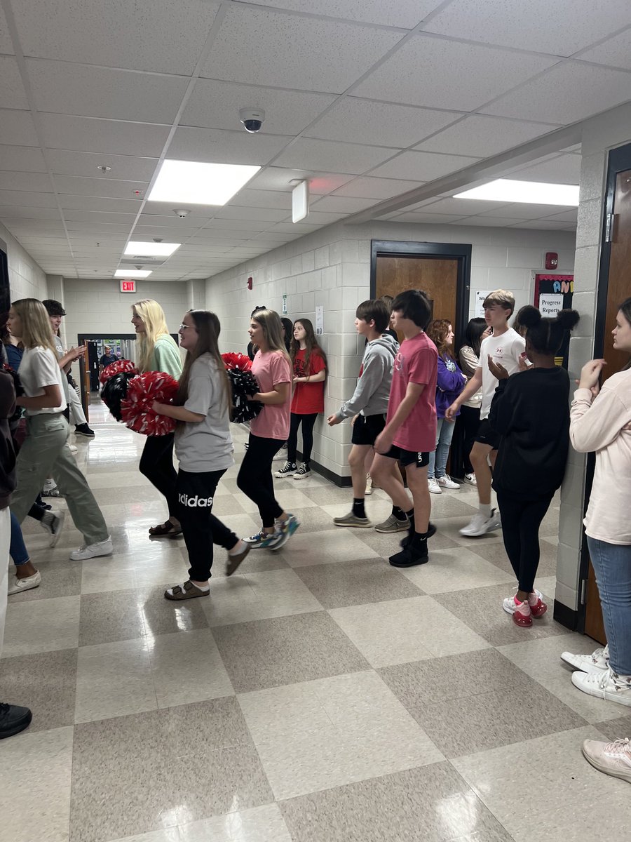 Julie Walker tweet media