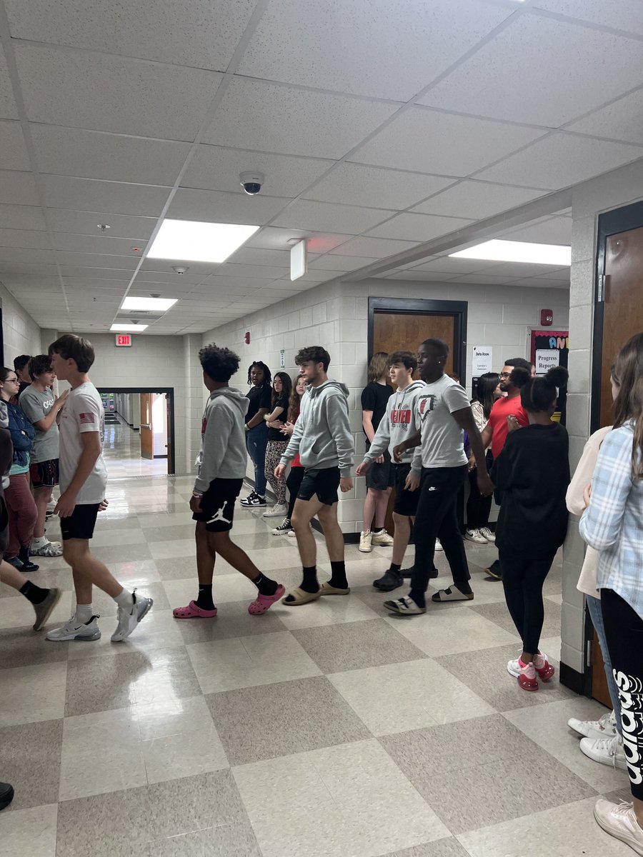 Julie Walker tweet media