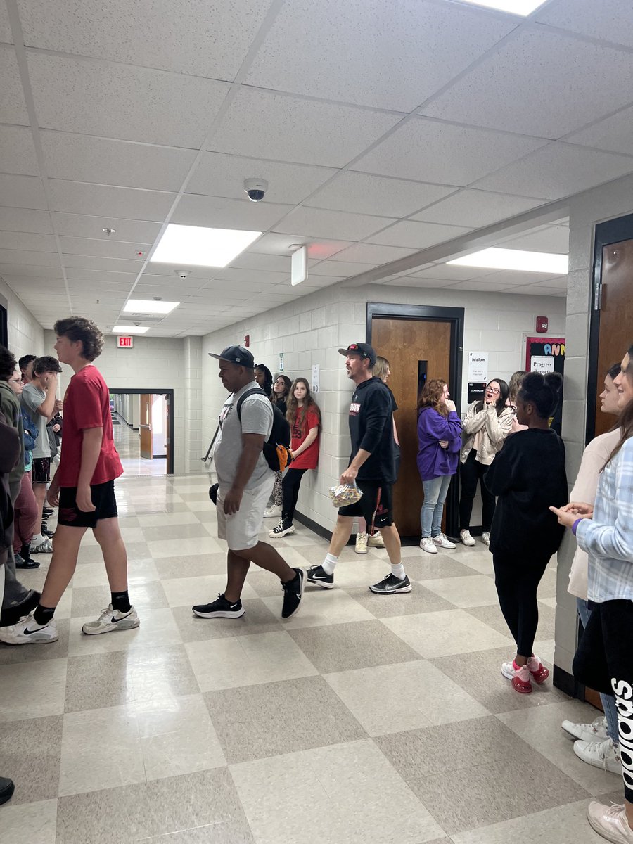 Julie Walker tweet media