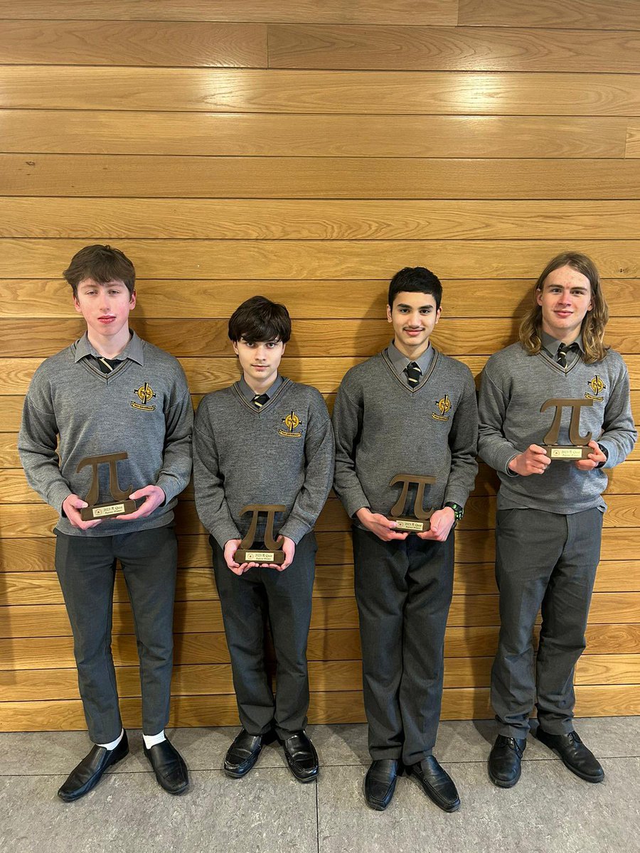 ClonkeenSchool's tweet image. We would like to wish our third year @ImtaDublin #PiQuiz team regional winners the best of luck in the national finals this Saturday🙌 They have been training hard with their maths teachers #tadaganiarracht